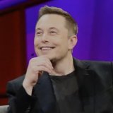 Elon Musk presenta Grokipedia, enciclopedia AI “senza bias” che sfida Wikipedia