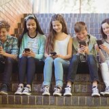 La Camera dei Comuni respinge il divieto ai social per under 16 in Gb