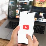 YouTube usa la “likeness detection” contro i deepfake generati con l’AI