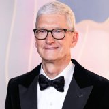 Tim Cook non lascerà Apple nel 2026