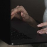 Donna accusata di pianificare omicidi con ChatGPT