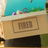 Salesforce taglia 4 mila posti di lavoro: l’AI sostituisce metà del supporto clienti