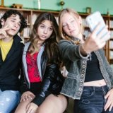 UE Kids Act di von der Leyen: verifica età sui social